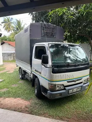 Nissan Atlas 2000