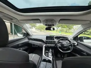 Peugeot 5008 2018
