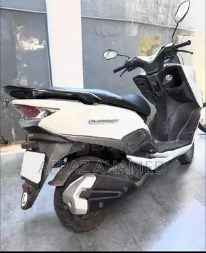 Suzuki Burgman 2019