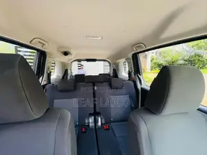 Toyota Sienta 2023
