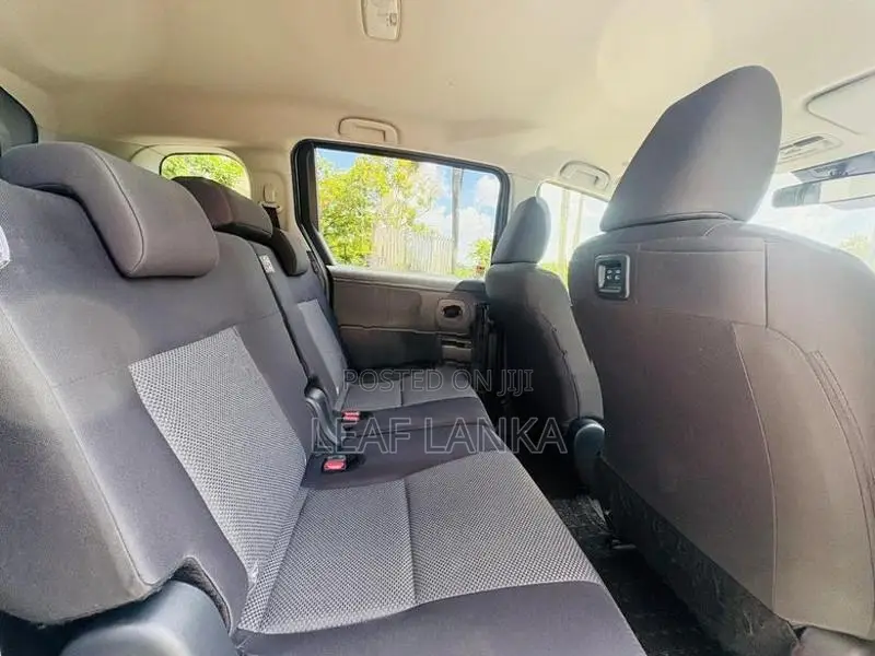 Toyota Sienta 2023