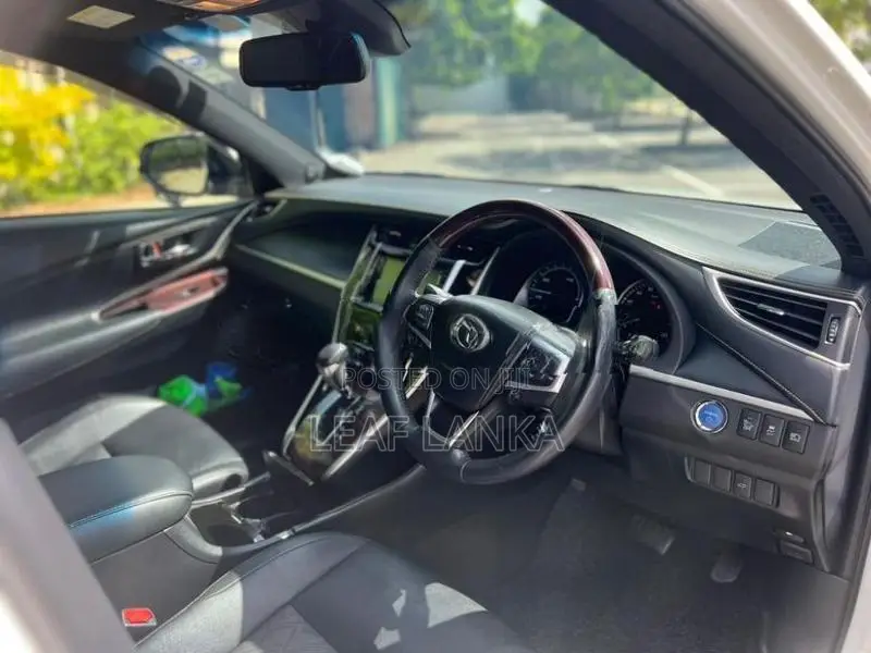 Toyota Harrier 2014
