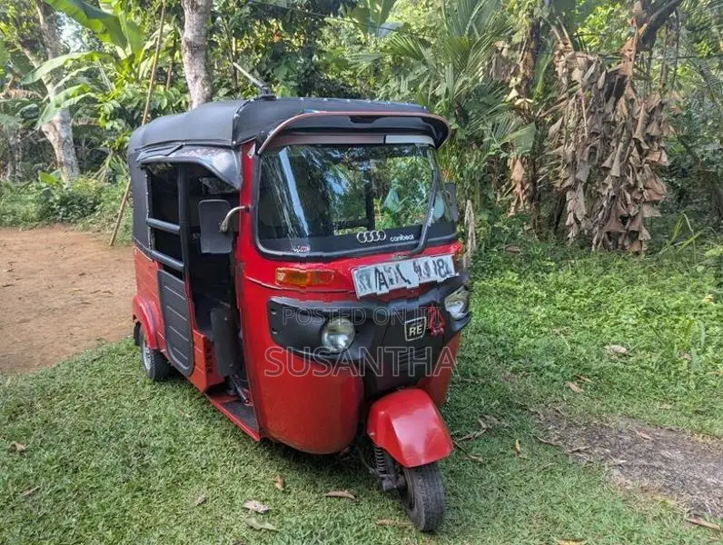Bajaj RE RE205 2018