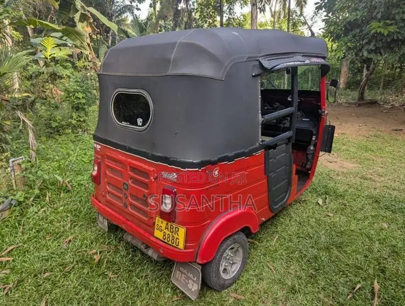 Bajaj RE RE205 2018