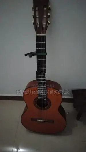 Yamaha 80 Classical Guitar