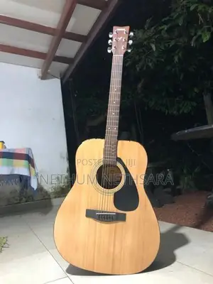Yamaha F310 Guitar