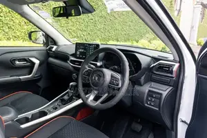 Toyota Raize 1200 Hybrid BSM 2026