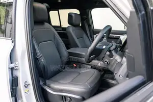 Land Rover Defender P300E HSE 2026