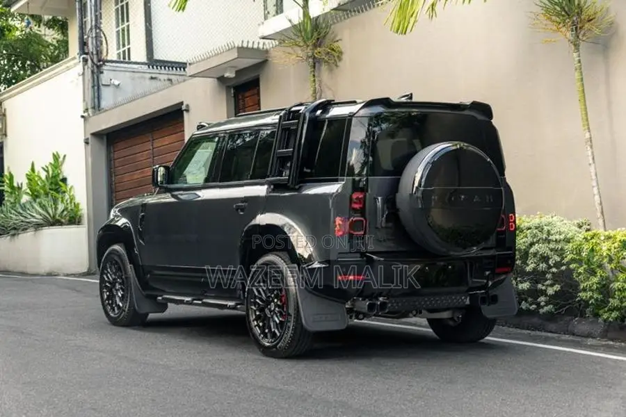 Land Rover Defender P300 Straight Petrol 2024