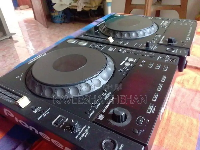 850 DJ Controller