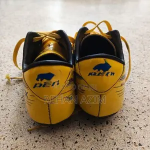 Dynamic Skin Yellow With Blue Soccer Boots