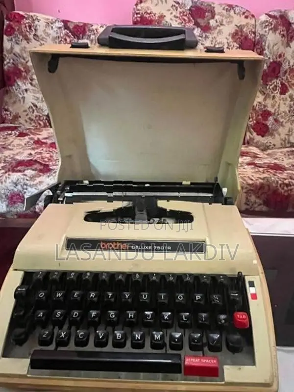 Brother Deluxe English Manual TypeWriter