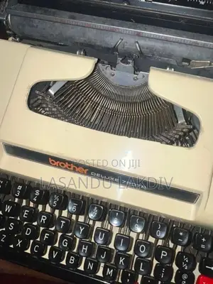 Brother Deluxe English Manual TypeWriter