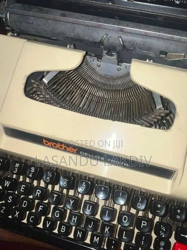 Brother Deluxe English Manual TypeWriter