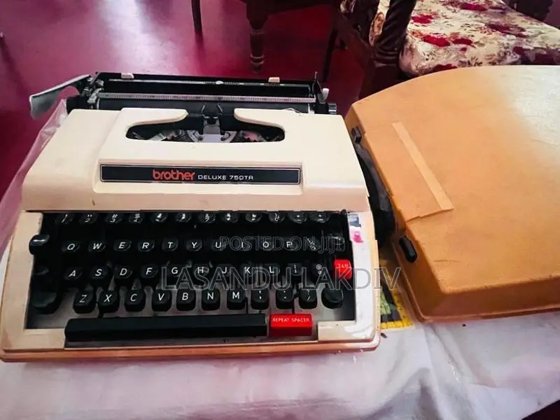 Brother Deluxe English Manual TypeWriter