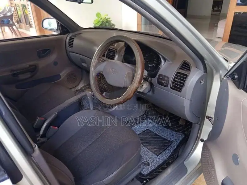 Hyundai Accent 2001