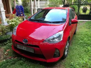 Toyota Aqua 2013