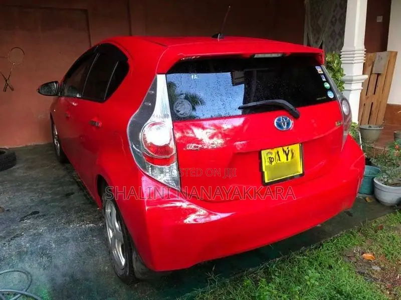 Toyota Aqua 2013