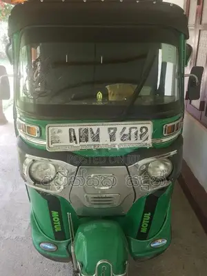 Bajaj RE 2016