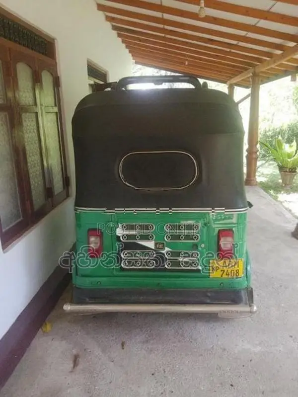 Bajaj RE 2016