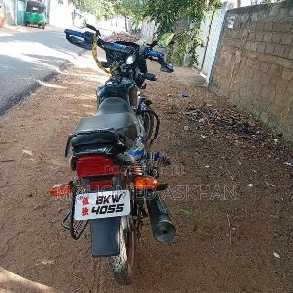 Bajaj CT100 2026