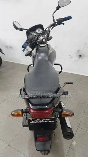 Bajaj Platina 100 2016