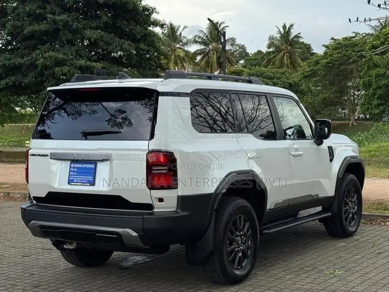 Toyota Land Cruiser Prado 250 VX BRAND NEW 2026