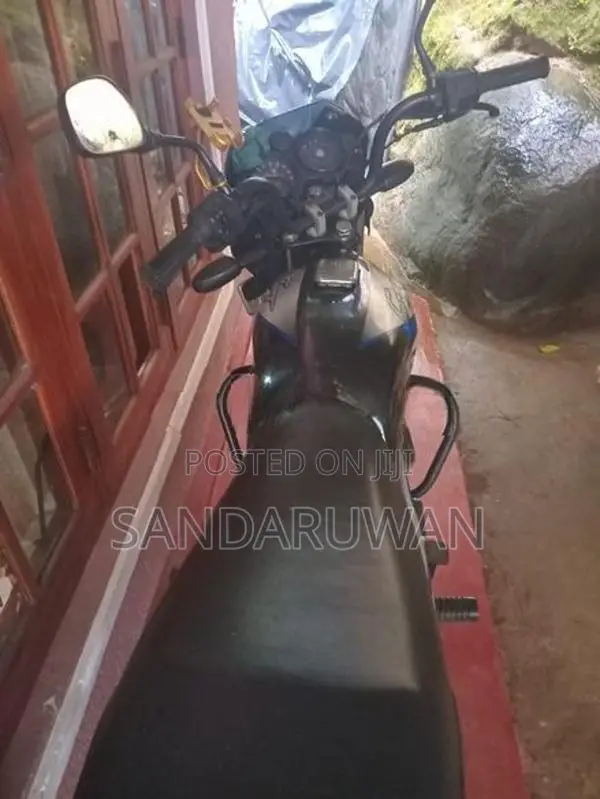 Bajaj CT100 ES 2024