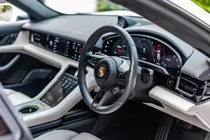 Porsche Taycan 2024