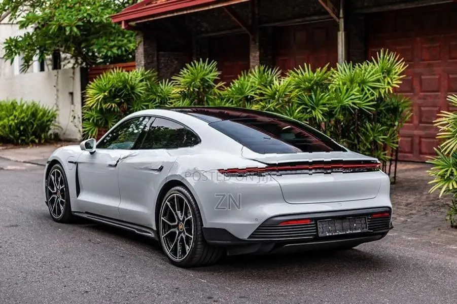 Porsche Taycan 2024