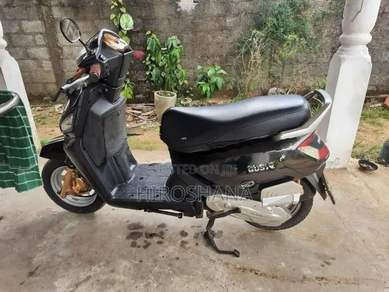 Mahindra Gusto 2018