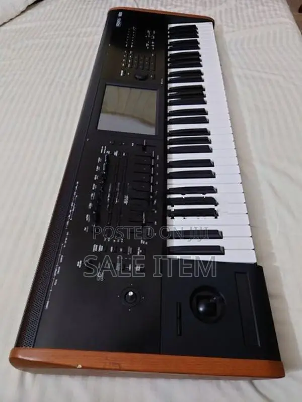 Korg Kronos 2 - 61 Keys Music Workstation Keyboard