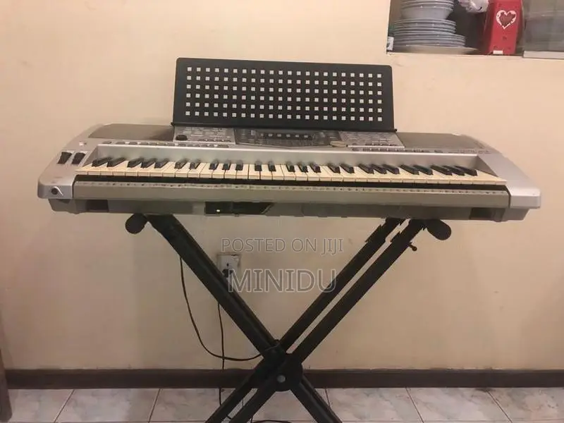 Yamaha PSR 2100 Keyboard