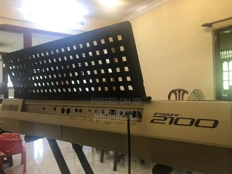 Yamaha PSR 2100 Keyboard