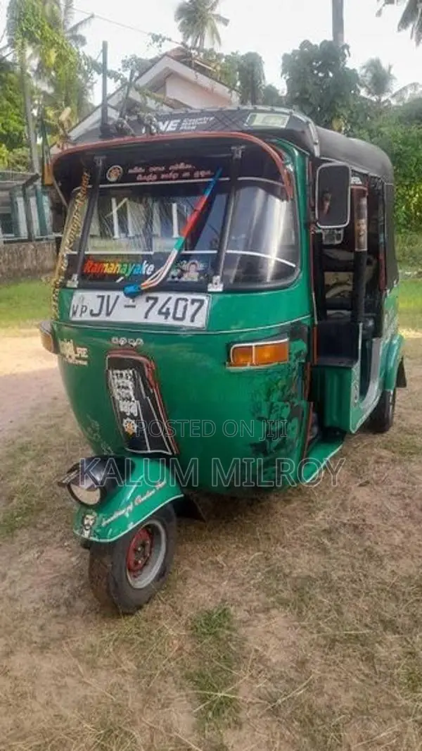 Bajaj RE 2005