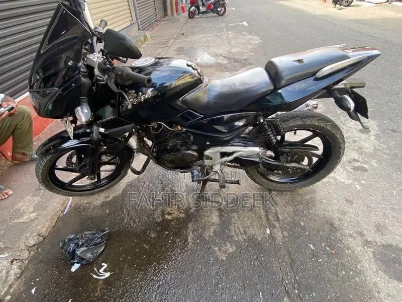 Bajaj Pulsar 200 2009