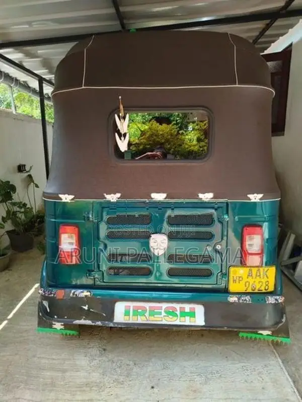 Bajaj RE 2013