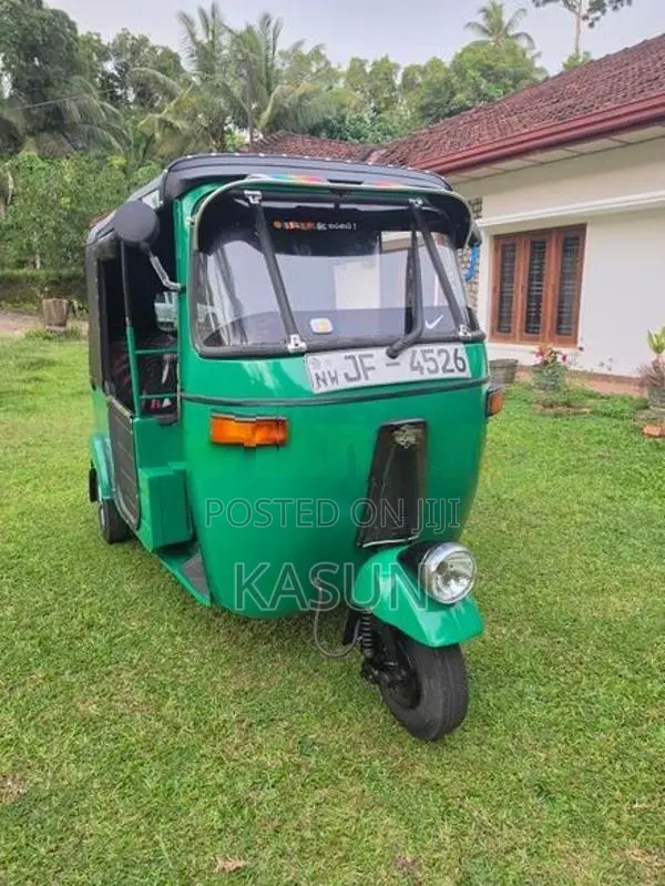 Bajaj RE 2004