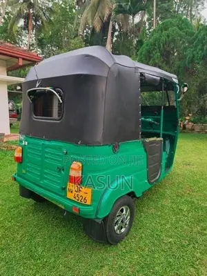 Bajaj RE 2004