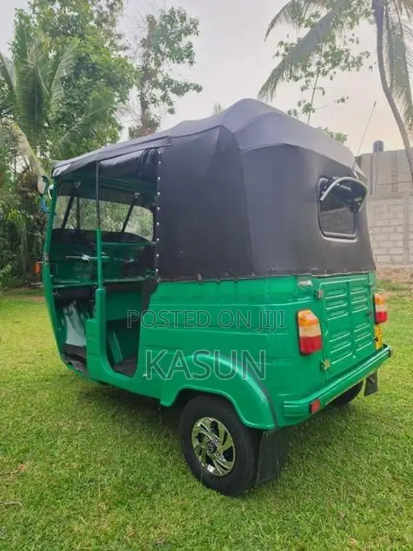 Bajaj RE 2004