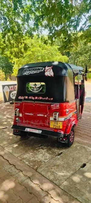 Bajaj RE 2012
