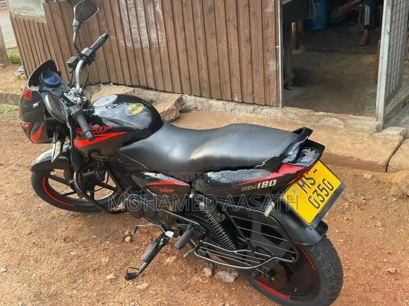 Bajaj Pulsar 180 2013