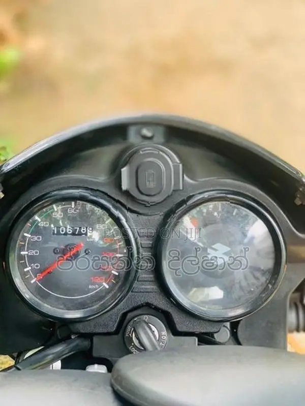 Bajaj CT100 2025