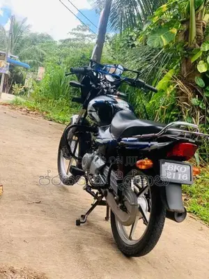 Bajaj CT100 2025