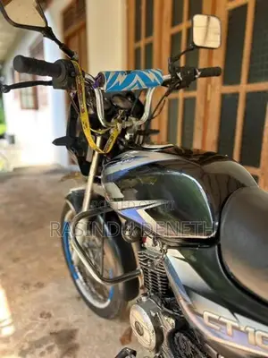 Bajaj CT100 2005