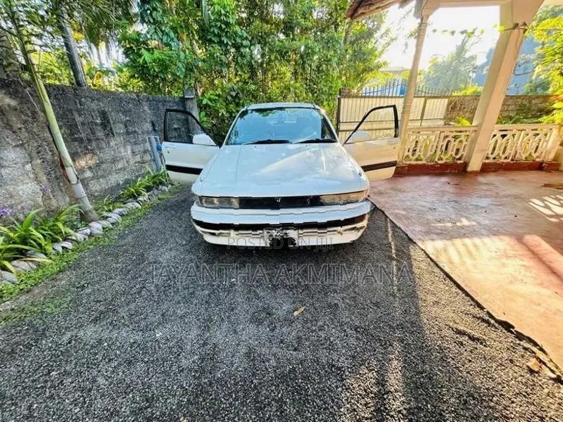 Mitsubishi Galant 1989
