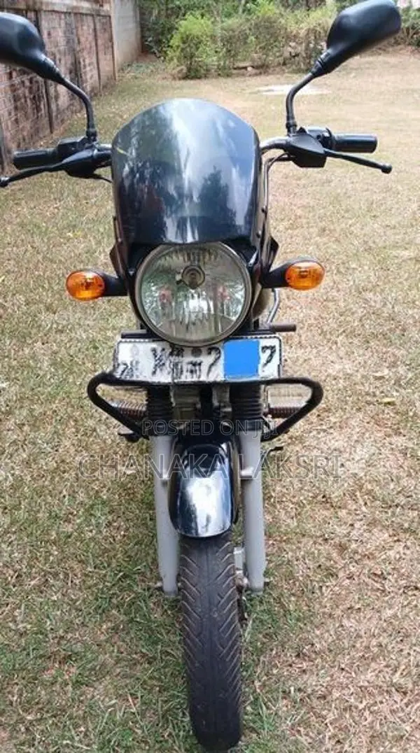 Bajaj CT100 2012