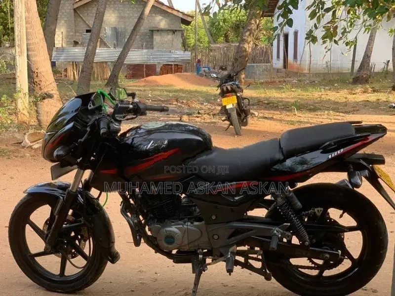 Bajaj Pulsar 180 2017