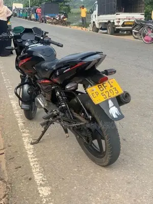 Bajaj Pulsar 180 2017