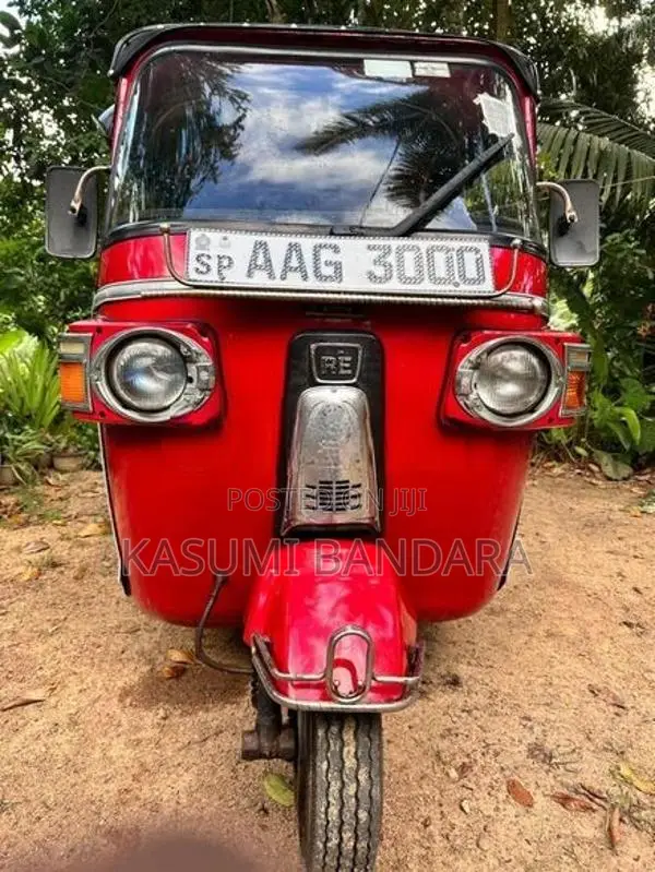 Bajaj RE 2012